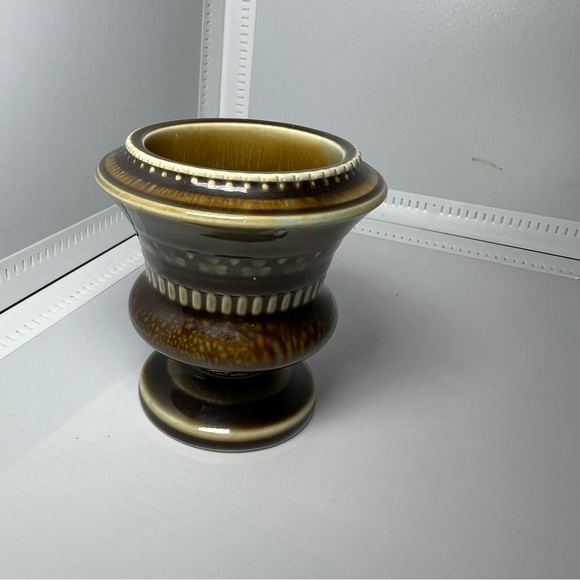 Vintage Wade Ireland Porcelain Small Vase Urn, 4 1/2" Shamrock - Picture 3 of 7